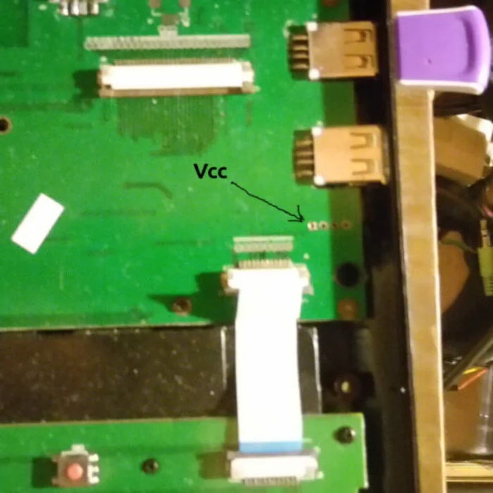 Image of opened CLP281 with Vcc indicated on circuitboard