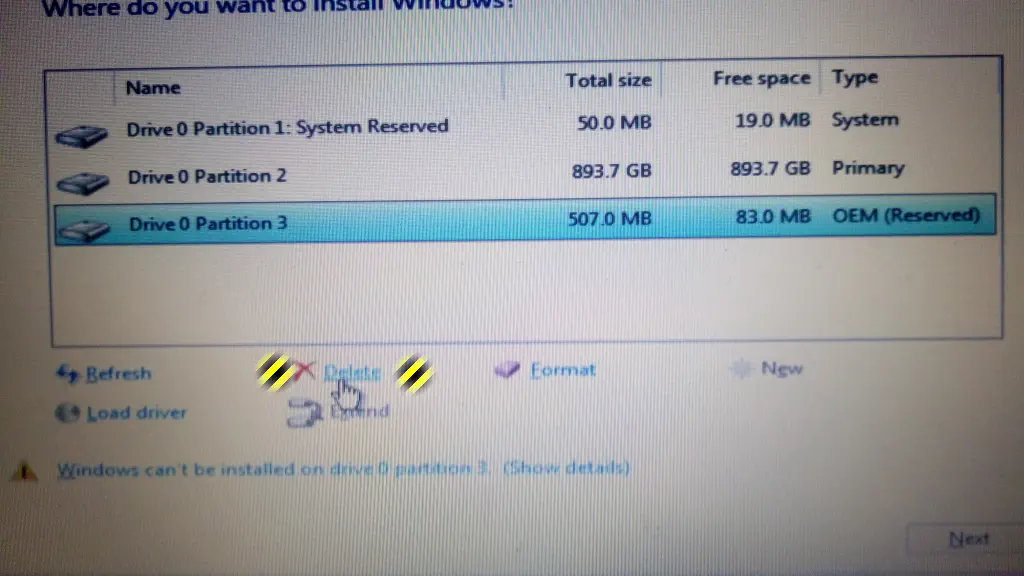 Windows 10 install location screen, warning on OEM partition