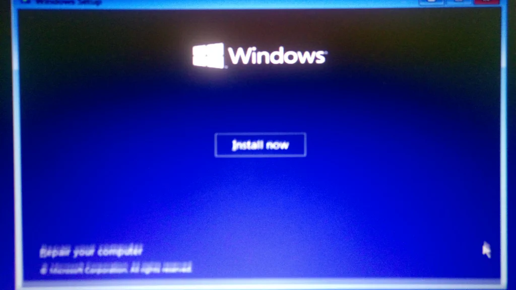 Windows 10 Pro English Install Button Screen